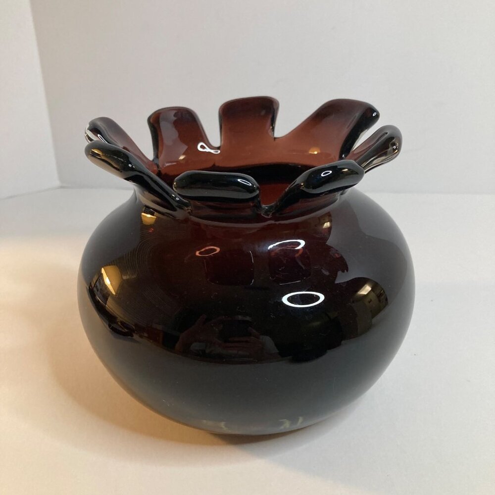 Vintage Hand Blown Glass Vase Ruffled Edge Purple Amethyst Pontil 5 x 6.5"